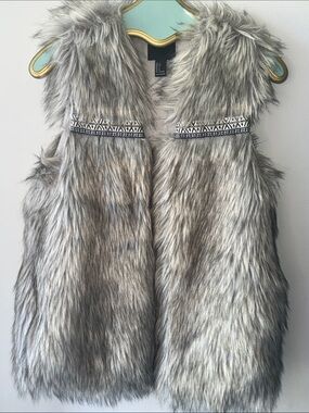 Ravishing Faux Fur Vest with Pockets
